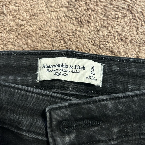 Abercrombie & Fitch Skinny Jeans - Picture 3 of 5